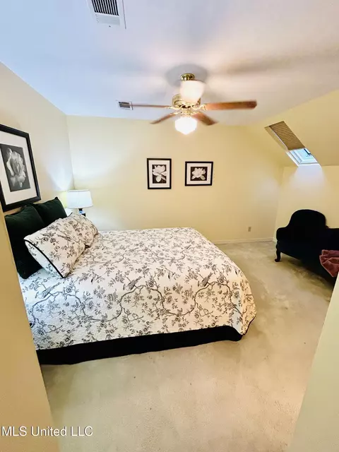 Bedroom - 11 Aberdeen Rd, Natchez, MS 39120 photo 4 of 5