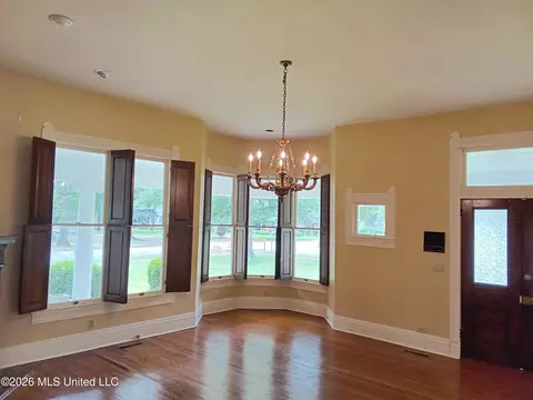 Living - 207 E Percy St, Indianola, MS 38751 photo 2 of 3
