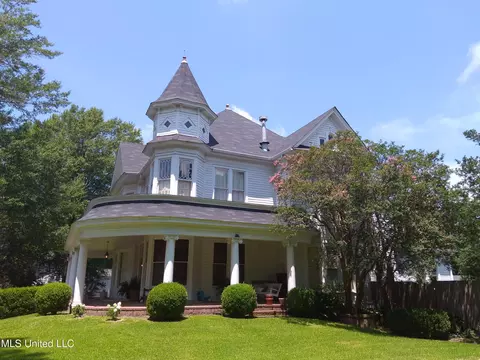 Exterior - 207 E Percy St, Indianola, MS 38751 photo 3 of 20