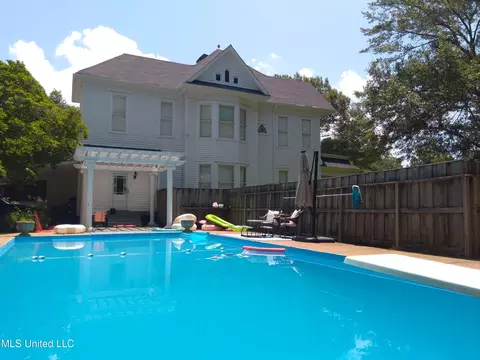 Exterior - 207 E Percy St, Indianola, MS 38751 photo 10 of 20