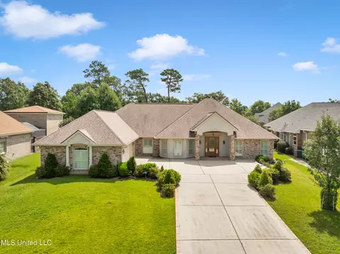 7528 Crooked Stick Dr, Diamondhead, MS 39525