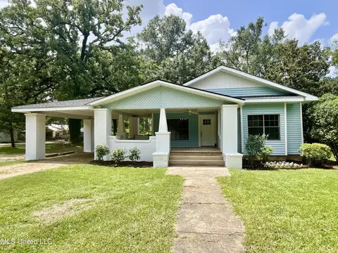 708 Lee Ave, Crystal Springs, MS 39059