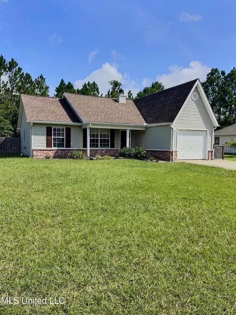 8617 Pinoak Ln, Ocean Springs, MS 39564