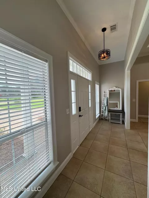 Entry Way - 409 Brighton Ct, Brandon, MS 39047 photo 3 of 4