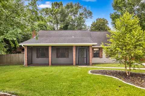 5423 Kaiki Dr, Diamondhead, MS 39525