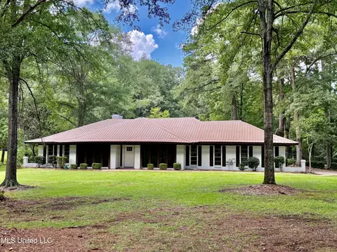 119 Chinquipin Ln, Florence, MS 39073 photo 2