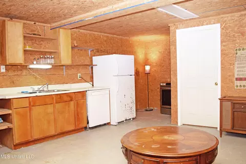 Kitchen - 24000 Robert E Lee Rd, Lucedale, MS 39452 photo 7 of 7
