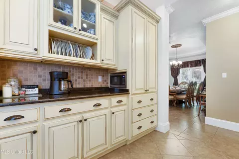 Kitchen - 24000 Robert E Lee Rd, Lucedale, MS 39452 photo 5 of 7