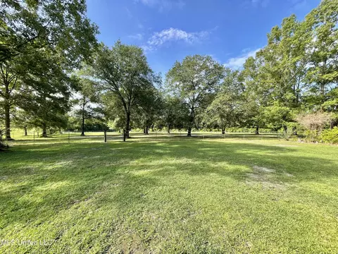Exterior - 24000 Robert E Lee Rd, Lucedale, MS 39452 photo 6 of 14