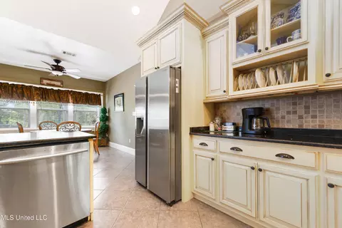 Kitchen - 24000 Robert E Lee Rd, Lucedale, MS 39452 photo 2 of 7