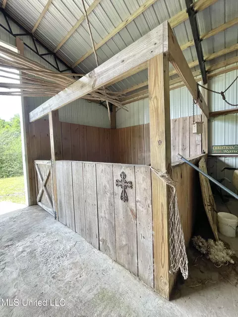 Exterior - 24000 Robert E Lee Rd, Lucedale, MS 39452 photo 11 of 14
