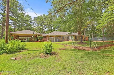 Exterior - 437 Henry Byrd Rd, Florence, MS 39073 photo 5 of 9
