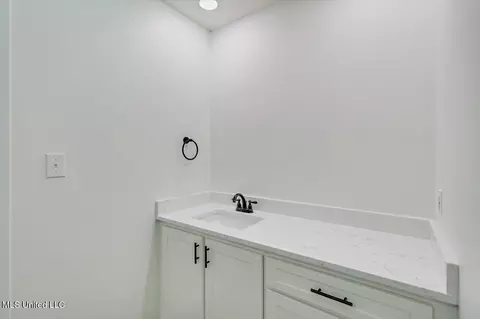 Bath - 437 Henry Byrd Rd, Florence, MS 39073 photo 1 of 6