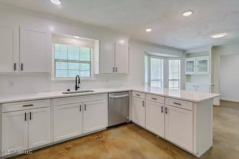 Kitchen - 437 Henry Byrd Rd, Florence, MS 39073 photo 2 of 3