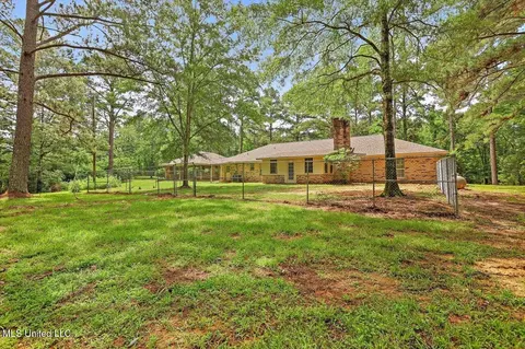 Exterior - 437 Henry Byrd Rd, Florence, MS 39073 photo 7 of 9