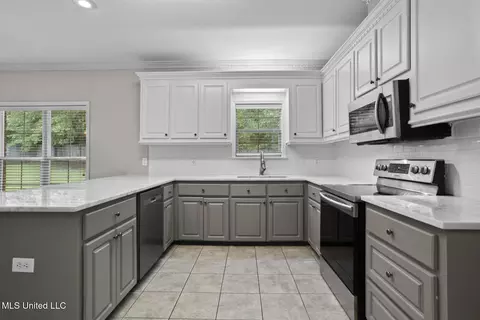 452 Pecan Cir, Brandon, MS 39042 photo 3