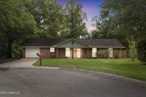 643 Michelle Dr, Biloxi, MS 39532