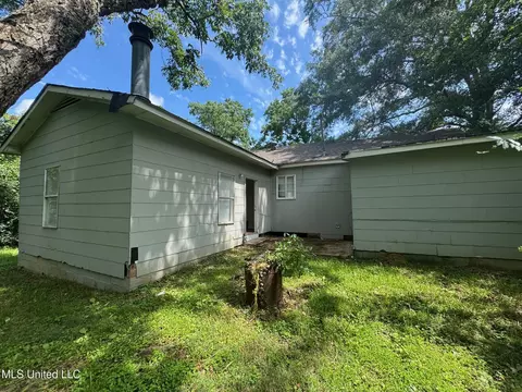 Exterior - 941 Dorgan St, Jackson, MS 39204 photo 1 of 2