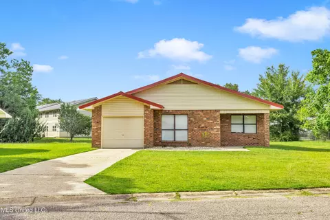 2309 Cottonwood Dr, Gulfport, MS 39503