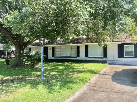914 Beatrice Dr, Long Beach, MS 39560