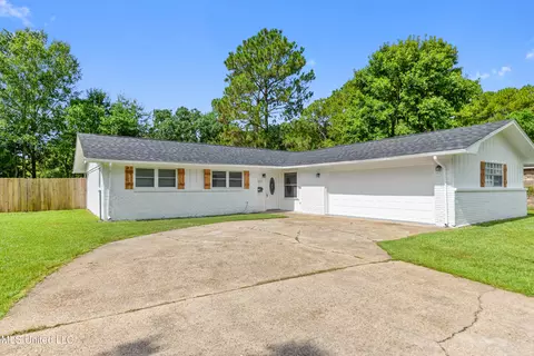 2607 Calle De Feliz St, Gautier, MS 39553