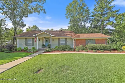 600 Dunton Rd, Clinton, MS 39056