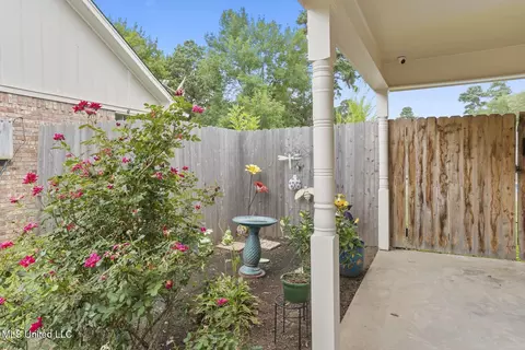 Exterior - 725 Bay Tree Dr, Flowood, MS 39232 photo 3 of 8