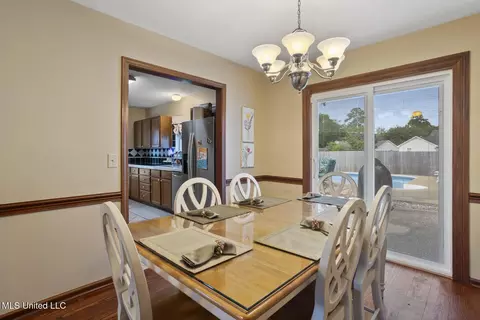Dining - 725 Bay Tree Dr, Flowood, MS 39232 photo 2 of 3
