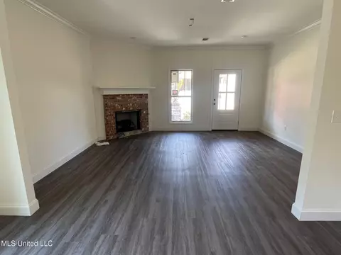 Living - 409 Hyde Park Cv, Brandon, MS 39042 photo 2 of 2