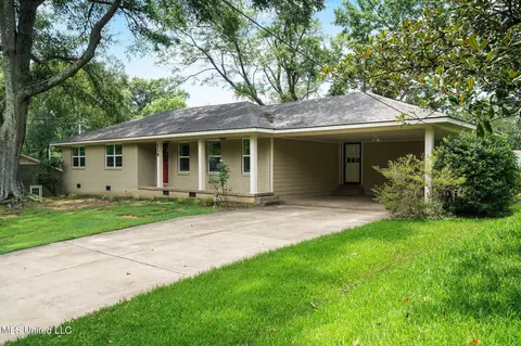 530 Oakhurst Dr, Hernando, MS 38632