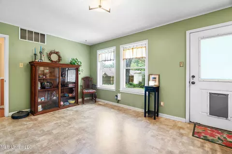 Entry Way - 530 Oakhurst Dr, Hernando, MS 38632 photo 3 of 4