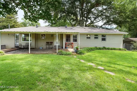 Exterior - 530 Oakhurst Dr, Hernando, MS 38632 photo 4 of 6