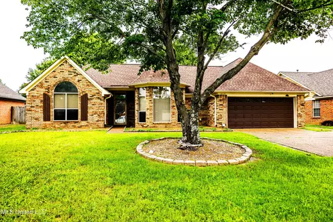 10174 Fox Hunt Dr, Olive Branch, MS 38654