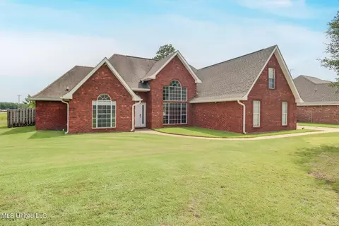 2901 Village Cir, Ocean Springs, MS 39564