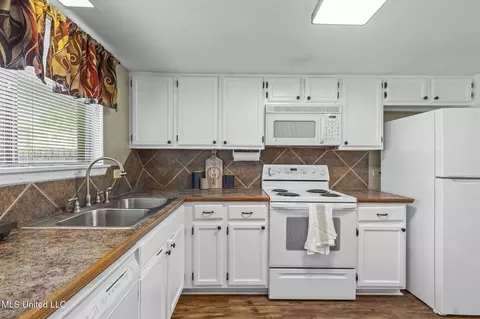 151 Lakebend Cir, Brandon, MS 39042 photo 10