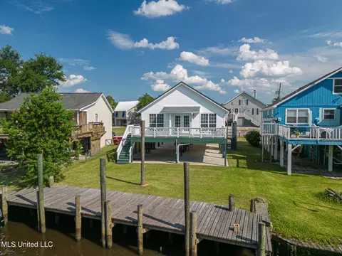 6226 Pontiac Dr, Kiln, MS 39556