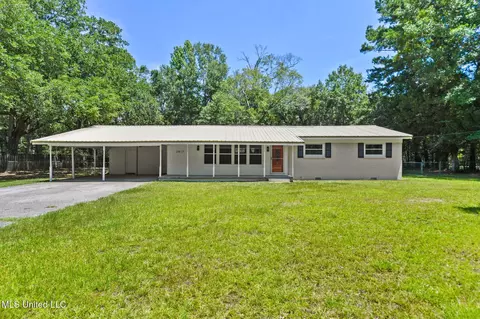 3917 Wildwood Rd, Moss Point, MS 39562