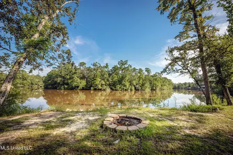 View/Area - 10296 Road 252, Biloxi, MS 39532 photo 1 of 12