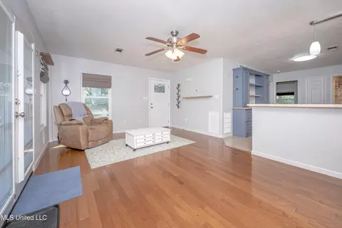 Living - 10296 Road 252, Biloxi, MS 39532 photo 3 of 4