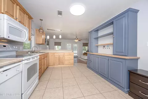 Kitchen - 10296 Road 252, Biloxi, MS 39532 photo 2 of 4