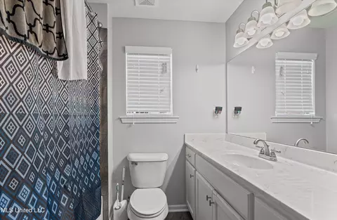 Bath - 275 Magnolia Gardens Dr, Hernando, MS 38632 photo 4 of 4