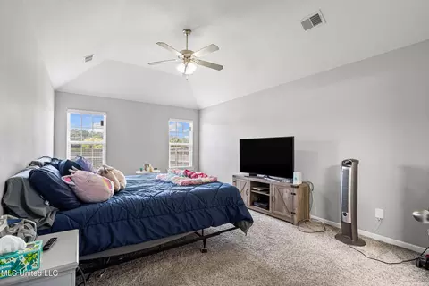 Bedroom - 275 Magnolia Gardens Dr, Hernando, MS 38632 photo 2 of 5