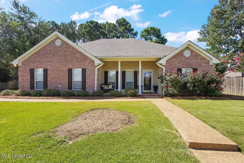 205 Stonebriar Ln, Brandon, MS 39042