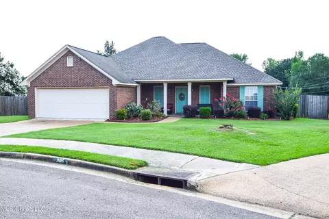 305 Peachtree St, Brandon, MS 39042
