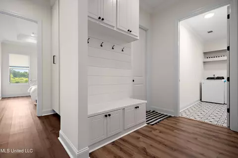 Entry Way - 122 Anchor Ln, Brandon, MS 39047 photo 5 of 5