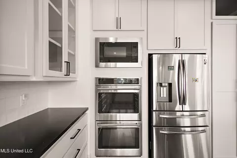 Kitchen - 122 Anchor Ln, Brandon, MS 39047 photo 5 of 6