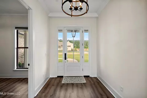 Entry Way - 122 Anchor Ln, Brandon, MS 39047 photo 2 of 5