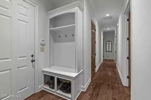 Entry Way - 106 Wethersfield Dr, Madison, MS 39110 photo 4 of 4