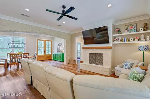 Living - 475 Saint Johns Rd, Braxton, MS 39044 photo 3 of 3