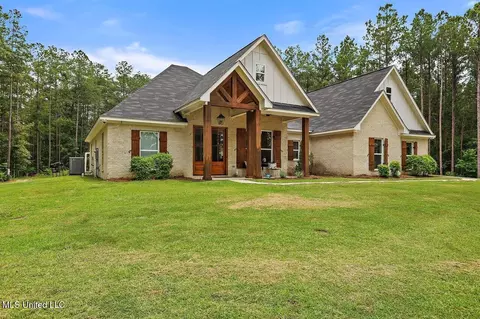 Exterior - 475 Saint Johns Rd, Braxton, MS 39044 photo 2 of 8